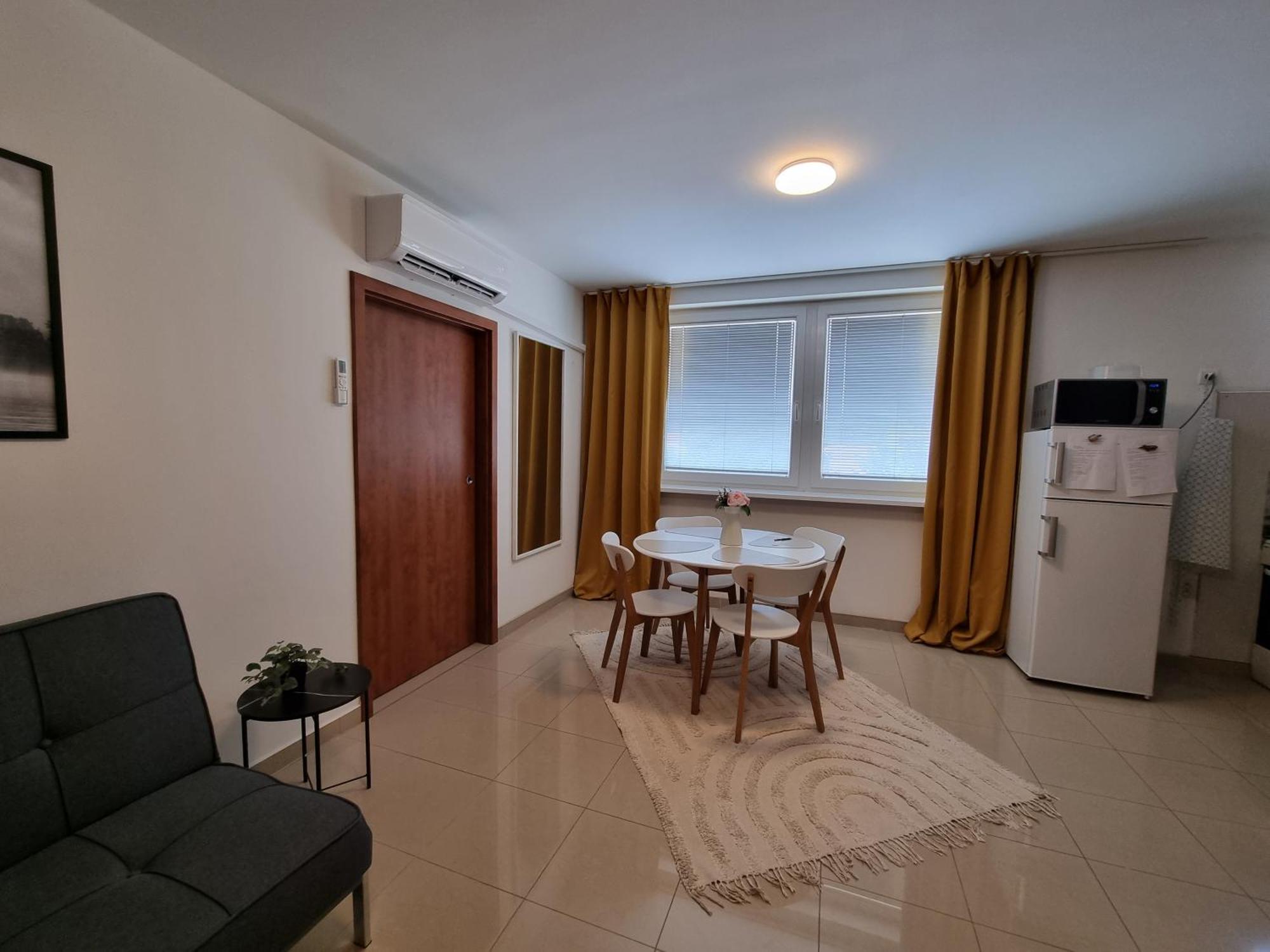 Turecka 49 Apt 2 Nove Zamky Exterior photo